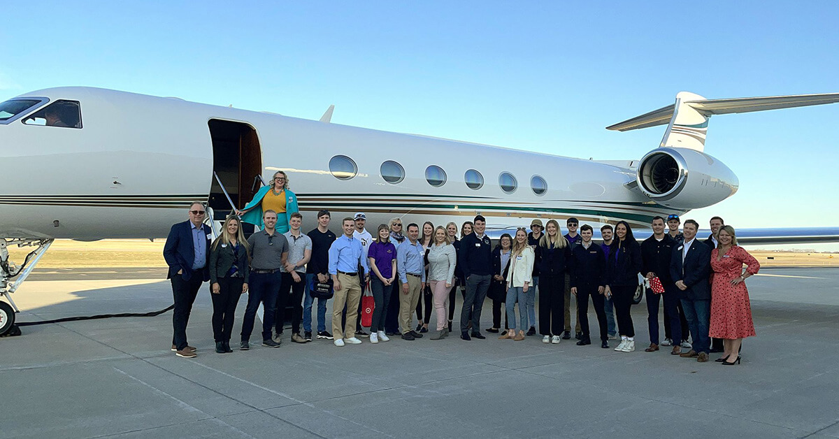 Gulfstream G550 and attendees at the Business Aviation Open House at Minnesota State University Mankato
